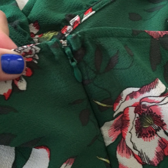 Gorgeous green floral jumpsuit - Picture 8 of 8